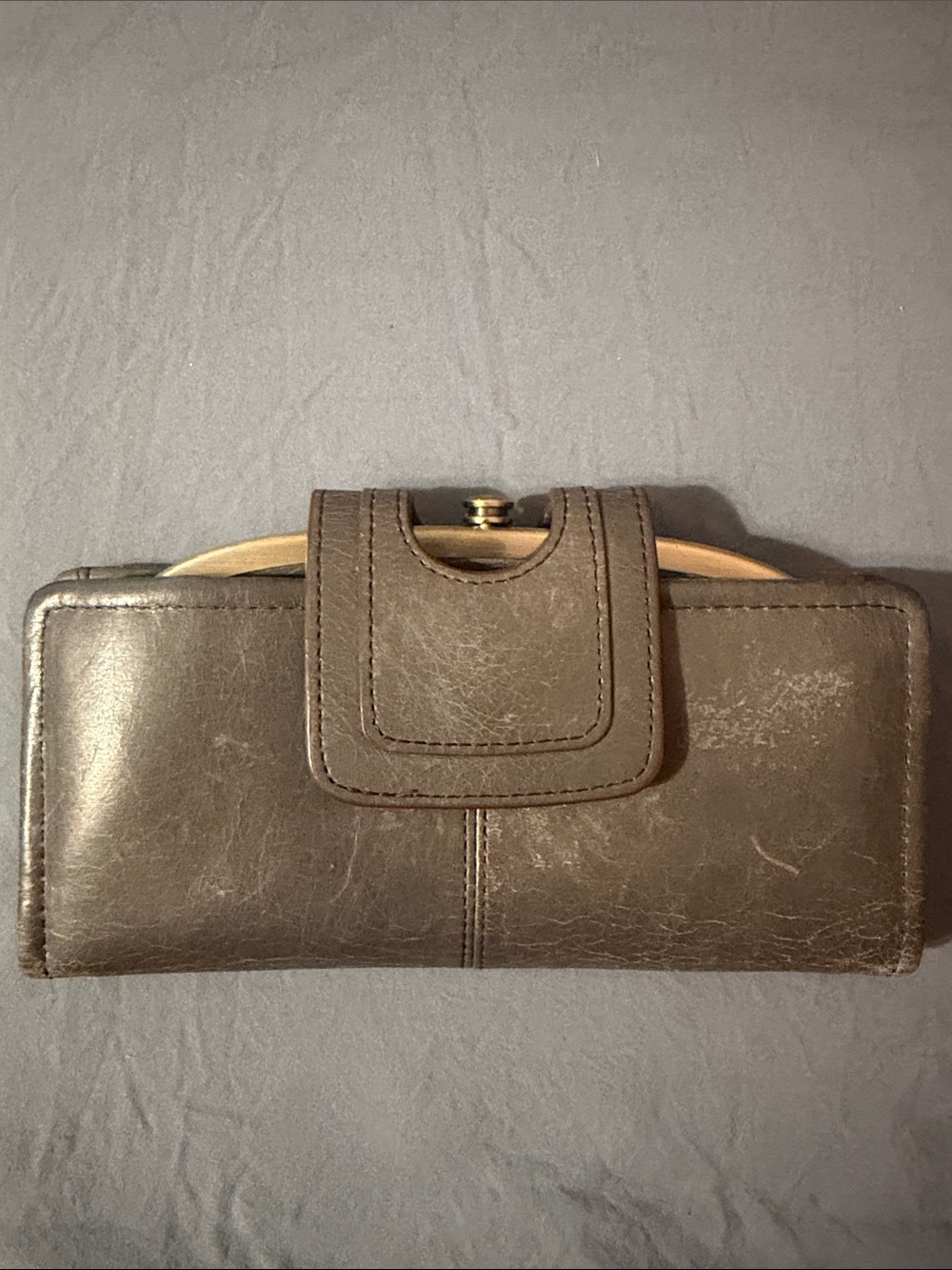 HOBO Leather Frame Wallet – Gray/Taupe